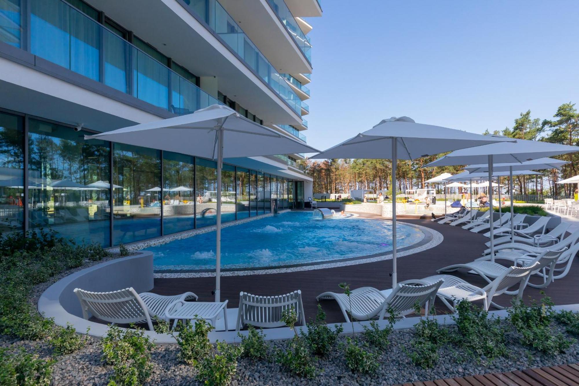 Royal Waves Resort & Spa - Apartment With Parking By Noclegi Renters Miedzyzdroje Extérieur photo